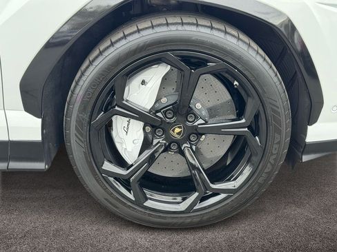 Used 2019 Lamborghini Urus AWD/4WD image 36
