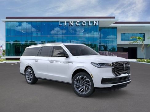 New 2026 Lincoln Navigator L Reserve AWD/4WD image 7