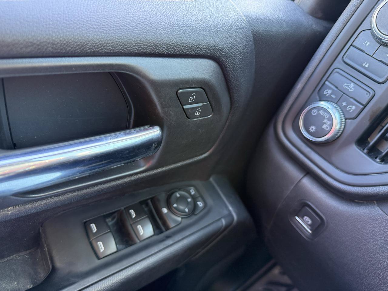 Used 2024 GMC Sierra 2500 Pro w/ Convenience Package AWD/4WD image 11