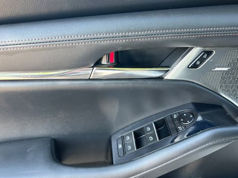 Used 2019 MAZDA MAZDA3 Premium image 10