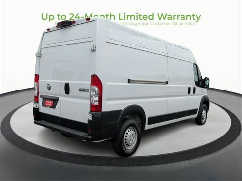 Used 2024 RAM ProMaster 2500 w/ Convenience Group FWD image 7
