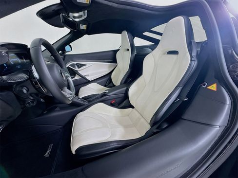 Used 2024 McLaren 750S image 19