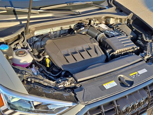 New 2025 Audi Q3 2.0T Premium image 10