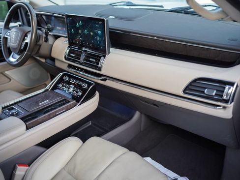 Used 2023 Lincoln Navigator L Reserve AWD/4WD image 21