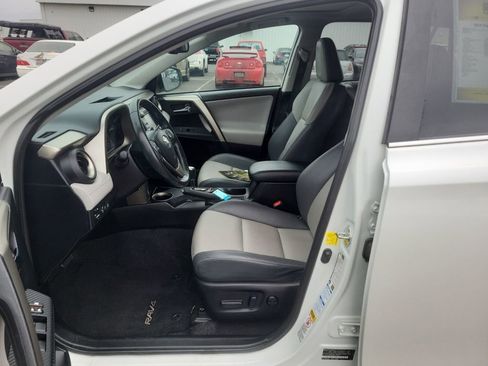 Used 2014 Toyota RAV4 Limited w/ Technology Package image 10