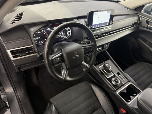 Used 2024 Mitsubishi Outlander SE AWD/4WD image 4