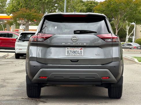 Used 2021 Nissan Rogue SV FWD image 5