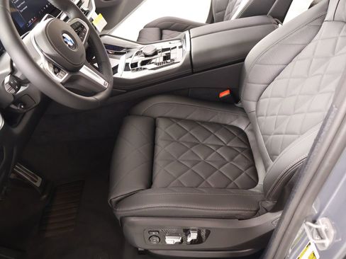 New 2026 BMW X6 xDrive40i w/ Climate Comfort Package image 11