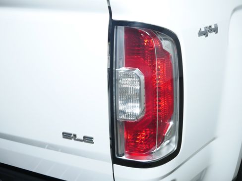 Used 2015 GMC Canyon SLE w/ SLE Convenience Package image 17