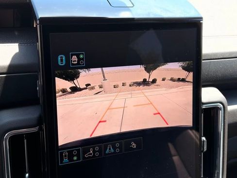 Used 2025 GMC Yukon Denali AWD/4WD image 18