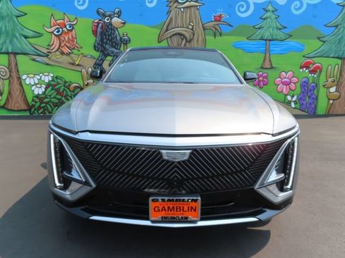Used 2025 Cadillac Lyriq Luxury AWD/4WD image 2