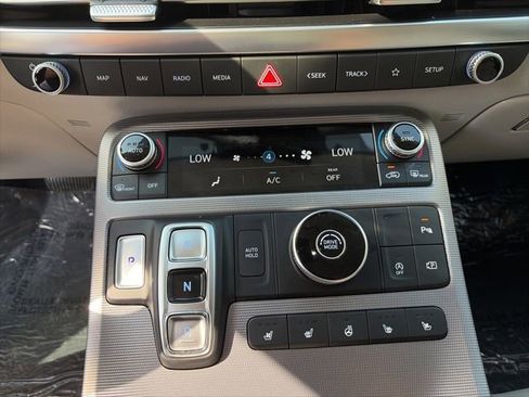 Used 2024 Hyundai Palisade Calligraphy FWD image 19