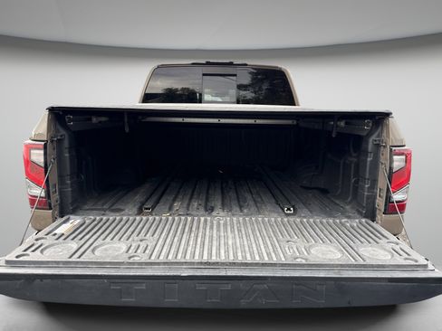Used 2021 Nissan Titan PRO-4X w/ Pro-4x Convenience Package image 7