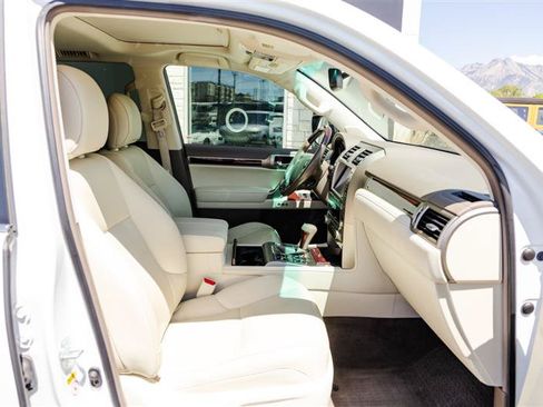 Used 2017 Lexus GX 460 Luxury AWD/4WD image 27