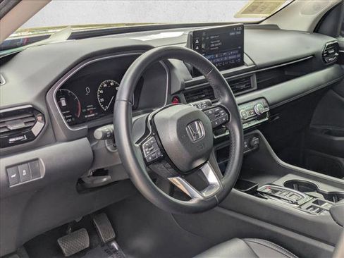 Certified 2025 Honda Pilot EX-L image 9