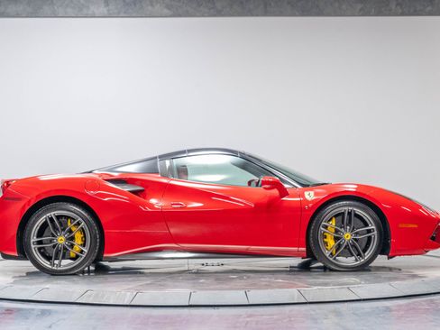Used 2018 Ferrari 488 Spider RWD image 25