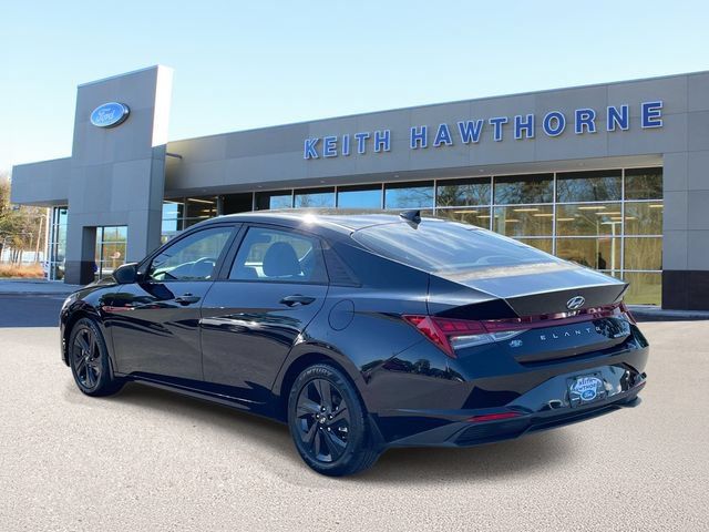 Used 2022 Hyundai Elantra Blue FWD image 4