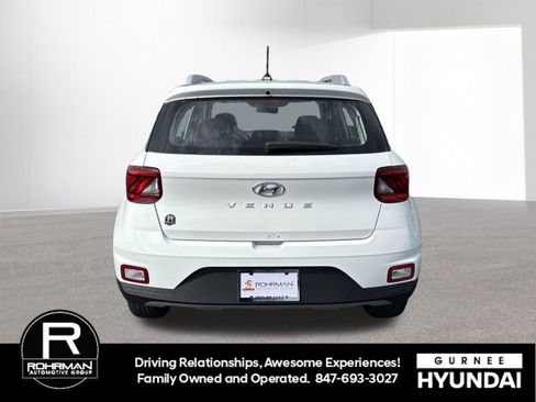 New 2026 Hyundai Venue SEL FWD image 8