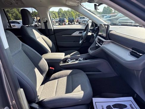 Used 2026 Ford Explorer Active AWD/4WD image 11