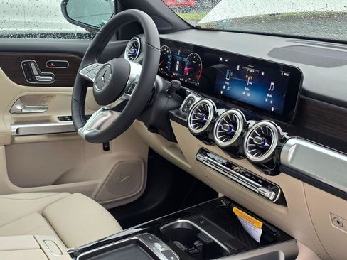New 2026 Mercedes-Benz GLB 250 4MATIC image 26