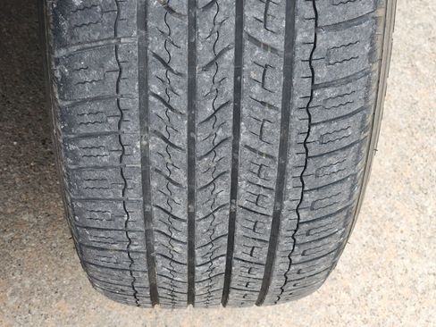 Used 2016 Ford Explorer XLT w/ Equipment Group 202A image 12