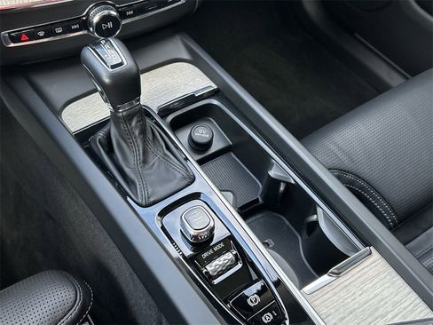 Certified 2021 Volvo XC60 T5 Inscription image 22