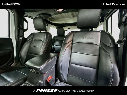 Used 2018 Jeep Wrangler Unlimited Sahara AWD/4WD image 5