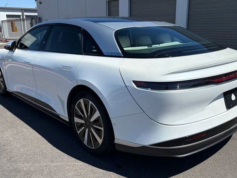 Used 2022 Lucid Air Grand Touring image 3