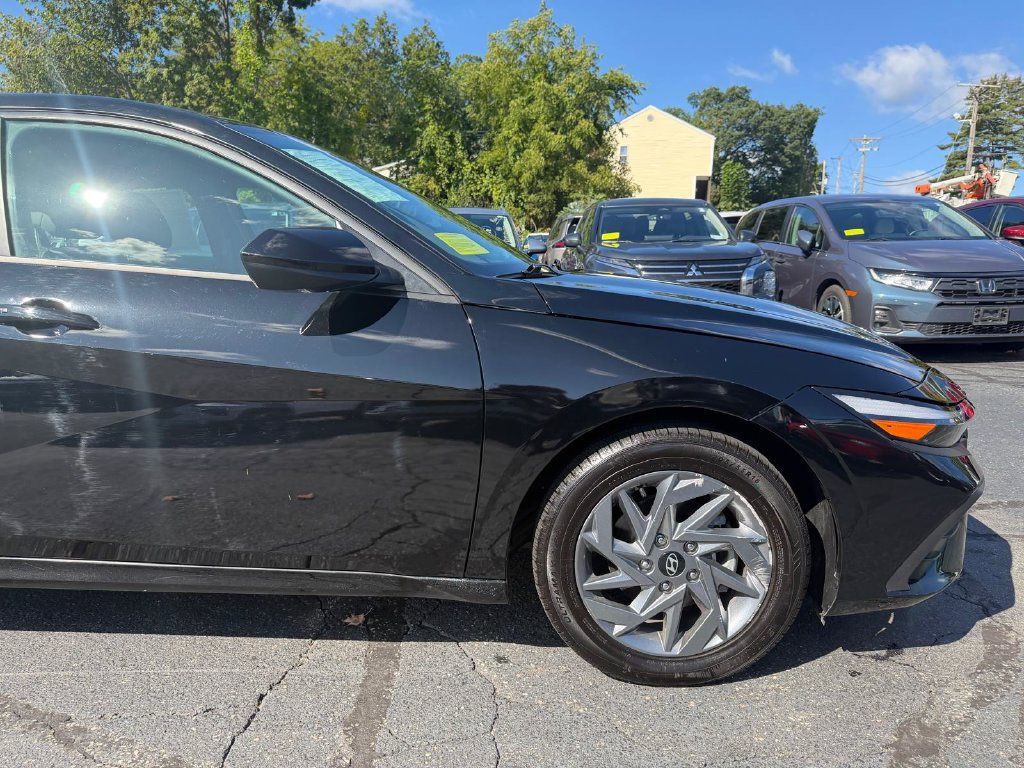 Used 2024 Hyundai Elantra SEL FWD image 20