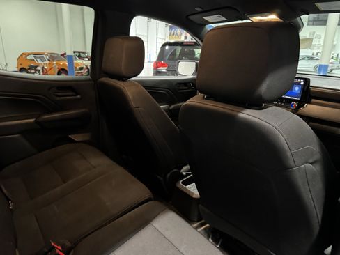 Used 2023 Chevrolet Colorado W/T image 33