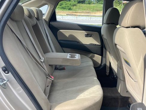 Used 2010 Hyundai Elantra GLS FWD image 19