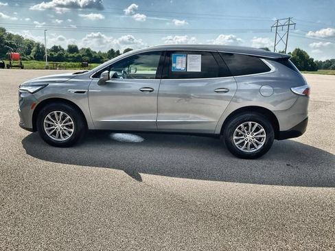 Used 2024 Buick Enclave Premium AWD/4WD image 17