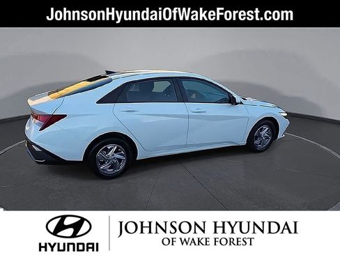 New 2026 Hyundai Elantra SE FWD image 14