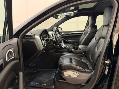 Used 2018 Porsche Cayenne Platinum Edition AWD/4WD image 5