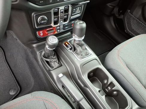 New 2025 Jeep Wrangler Unlimited Rubicon image 26