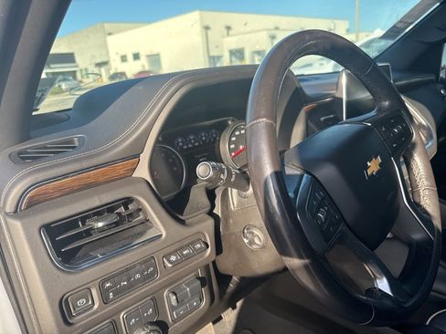 Used 2021 Chevrolet Tahoe Premier w/ Premium Package image 9