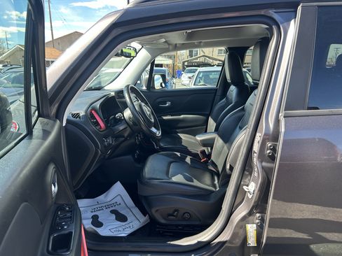 Used 2016 Jeep Renegade Trailhawk w/ Premium Trailhawk Package AWD/4WD image 13