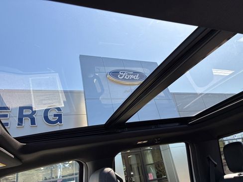 Used 2025 Ford F150 Lariat AWD/4WD image 31