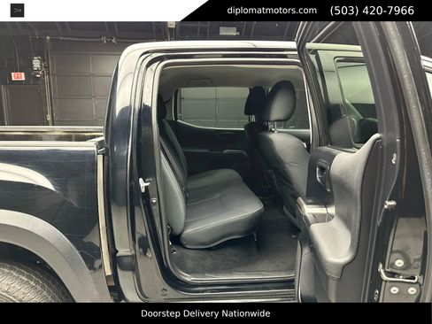 Used 2021 Toyota Tacoma SR5 w/ Trail Edition image 22