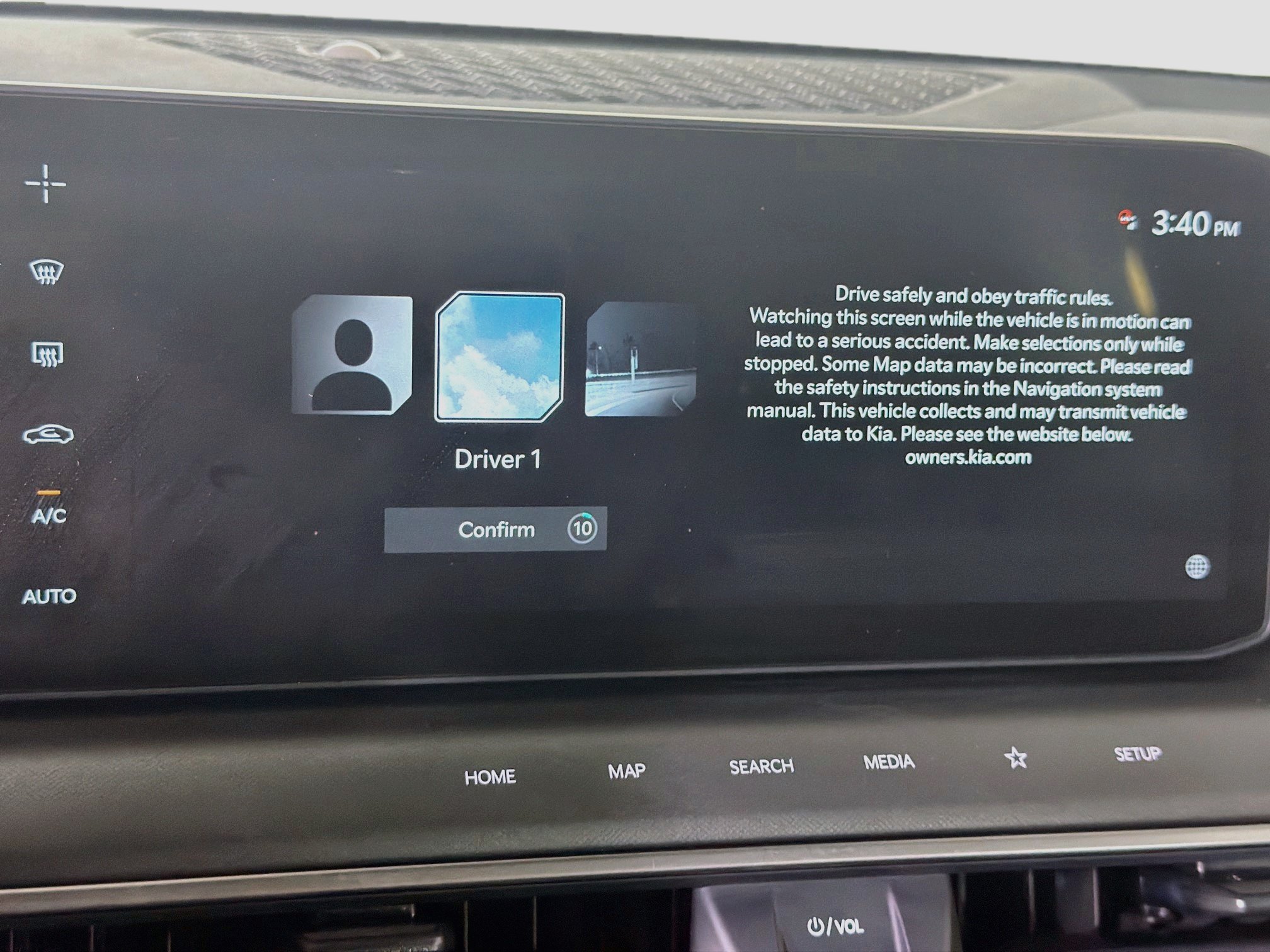 Used 2024 Kia EV9 Light Long Range RWD image 19