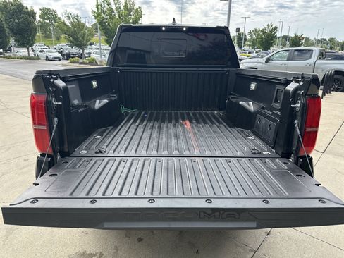 Used 2024 Toyota Tacoma TRD Off-Road w/ TRD Off Road Upgrade Package AWD/4WD image 28