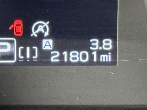 Used 2024 Subaru Crosstrek 2.0i AWD/4WD image 2