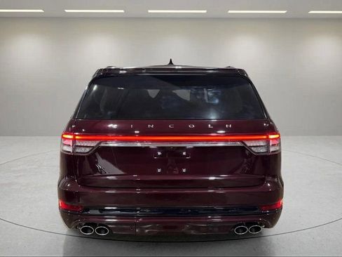 Certified 2023 Lincoln Aviator Reserve w/ Equipment Group 201A image 4