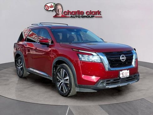 Used 2023 Nissan Pathfinder Platinum w/ Cargo Package image 7
