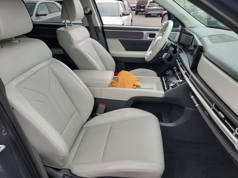 Used 2025 Hyundai Santa Fe SEL FWD image 23