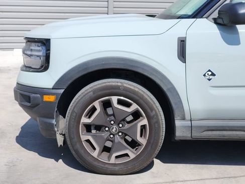 Used 2021 Ford Bronco Sport Outer Banks w/ Outer Banks Package AWD/4WD image 9