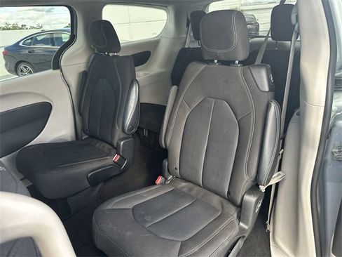 Used 2022 Chrysler Voyager LX image 26