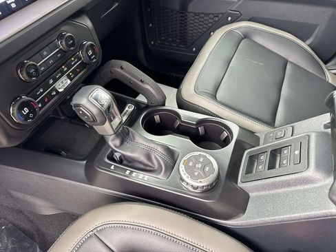New 2025 Ford Bronco Outer Banks w/ Sasquatch Package image 29