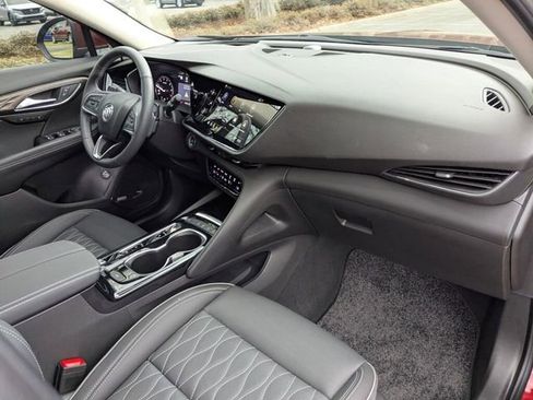 Used 2023 Buick Envision Avenir image 40