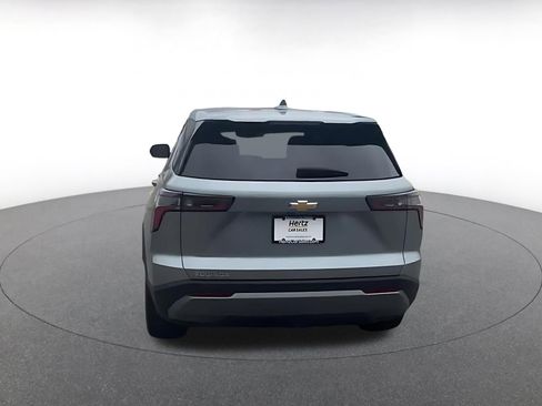 Used 2025 Chevrolet Equinox LT FWD image 11